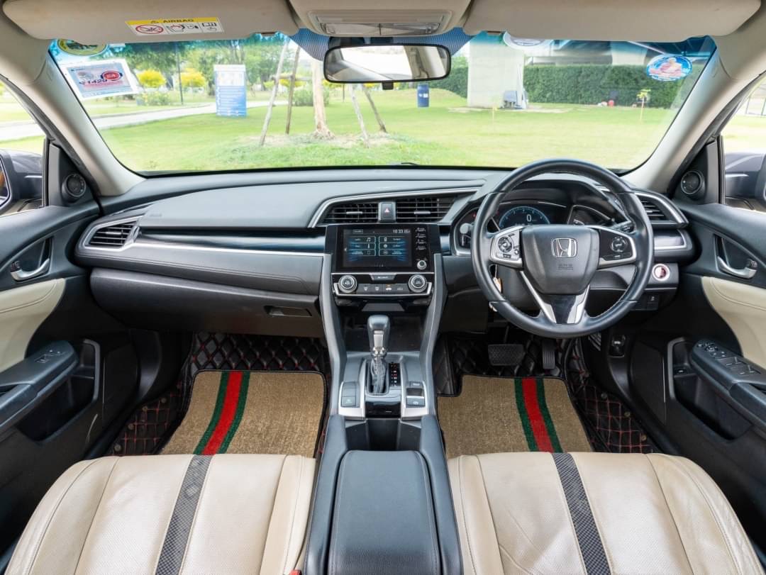 2020 Honda Civic Sedan สีเทา (รูปที่ 13)