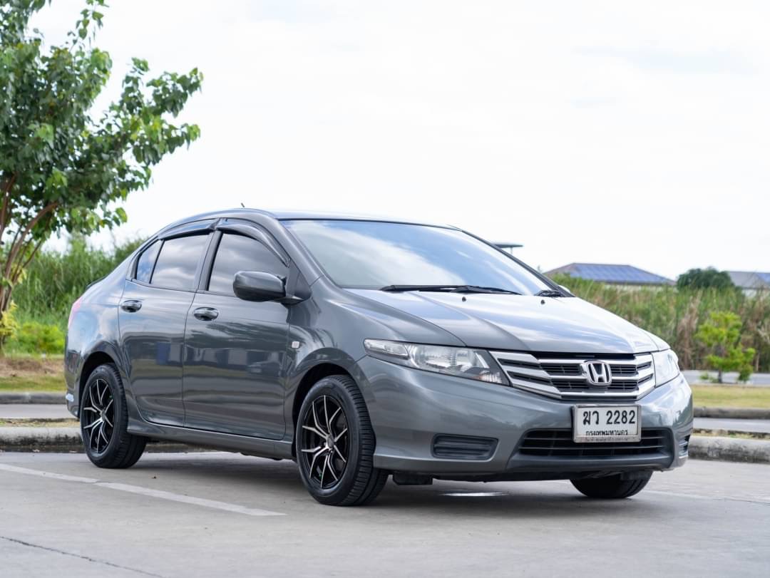 2012 Honda City สีเทา (รูปที่ 3)