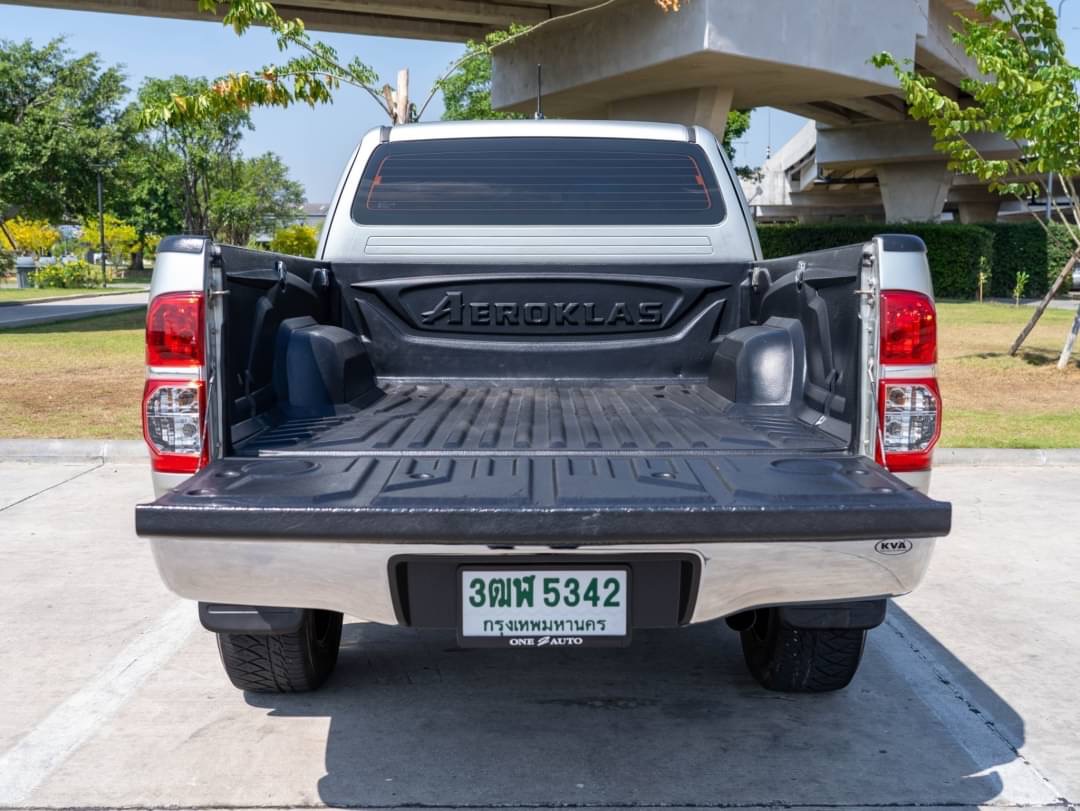 2014 Toyota Hilux Revo Prerunner สีเงิน