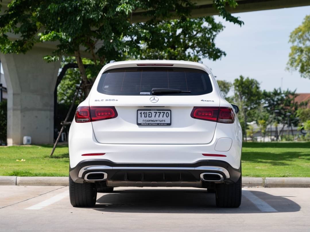 2020 Mercedes-Benz GLC-Class GLC Coupe GLC 300 e 4MATIC Coupe AMG สีขาว (รูปที่ 7)