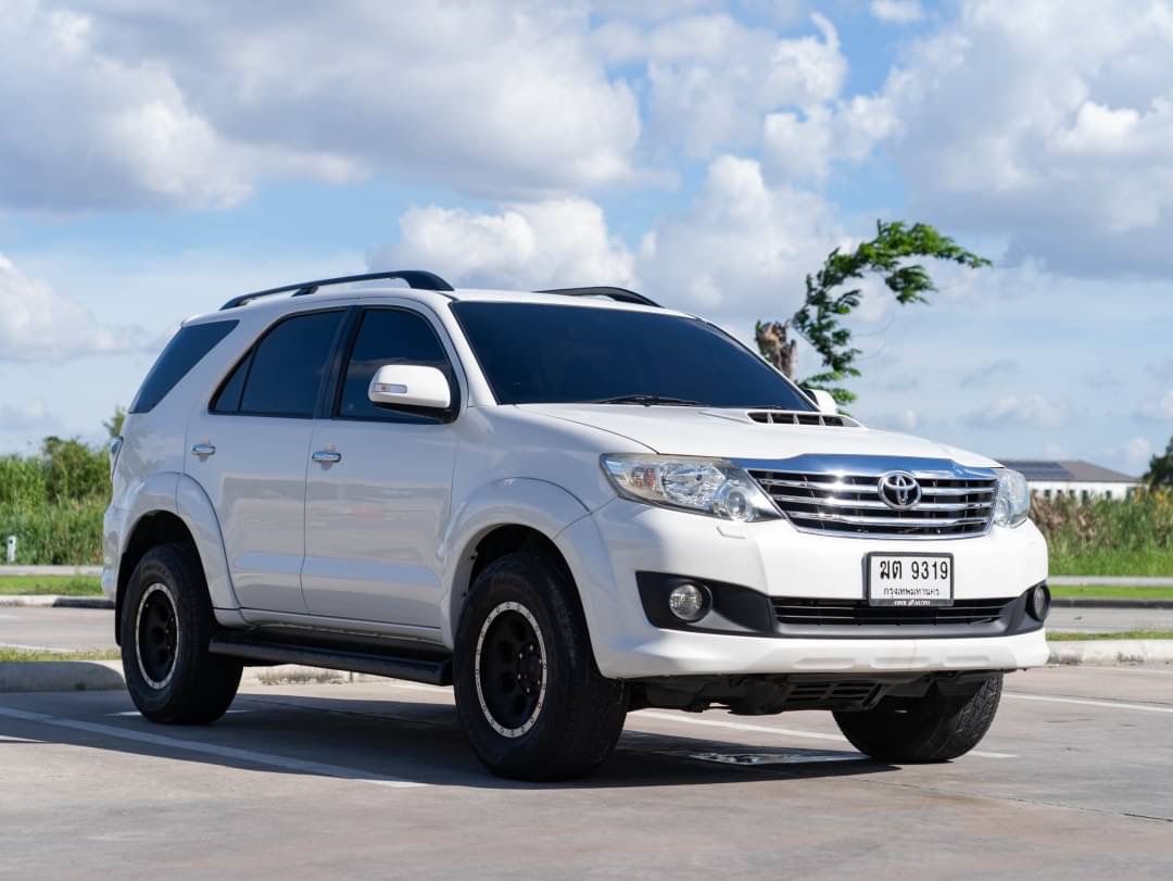 2012 Toyota Fortuner ไมเนอร์เชนจ์ 1 สีขาว