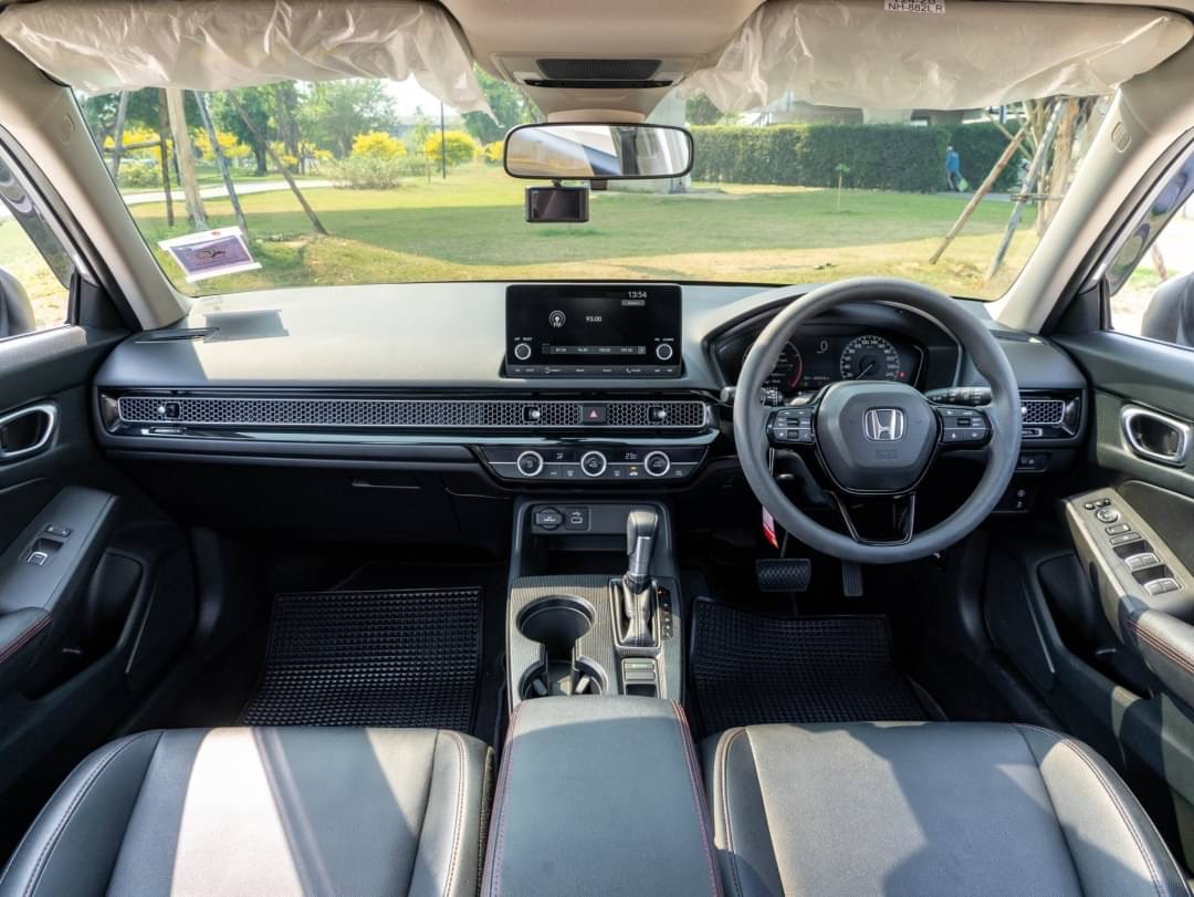 2022 Honda Civic สีเงิน (รูปที่ 14)