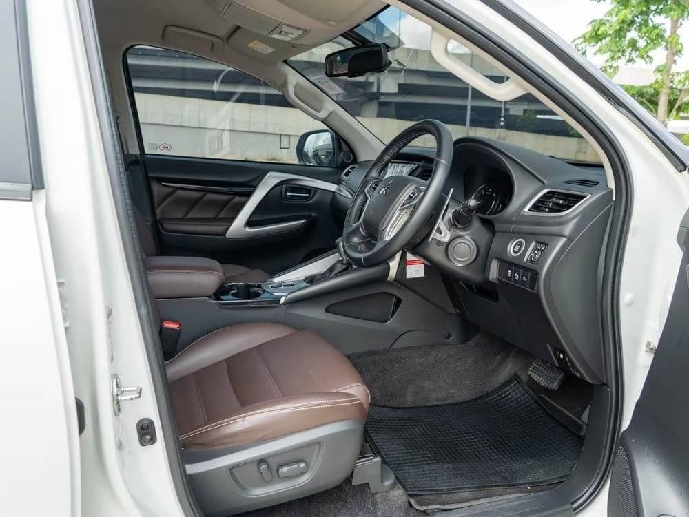 2019 Mitsubishi Pajero สีขาว (รูปที่ 13)