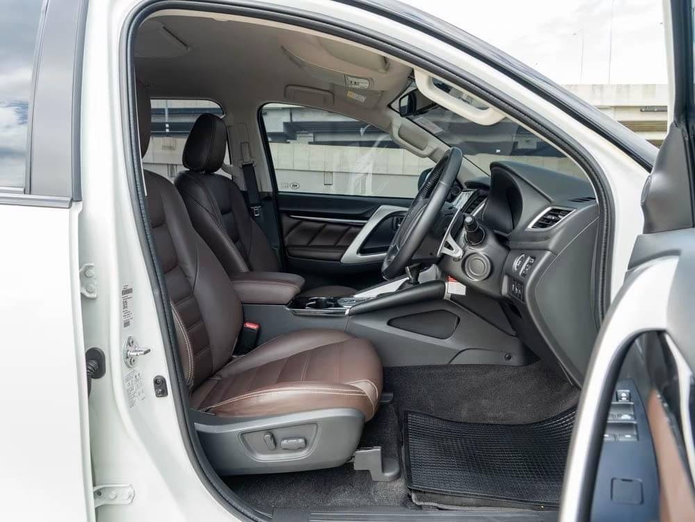2019 Mitsubishi Pajero สีขาว (รูปที่ 14)