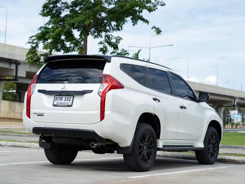 2019 Mitsubishi Pajero สีขาว (รูปที่ 2)