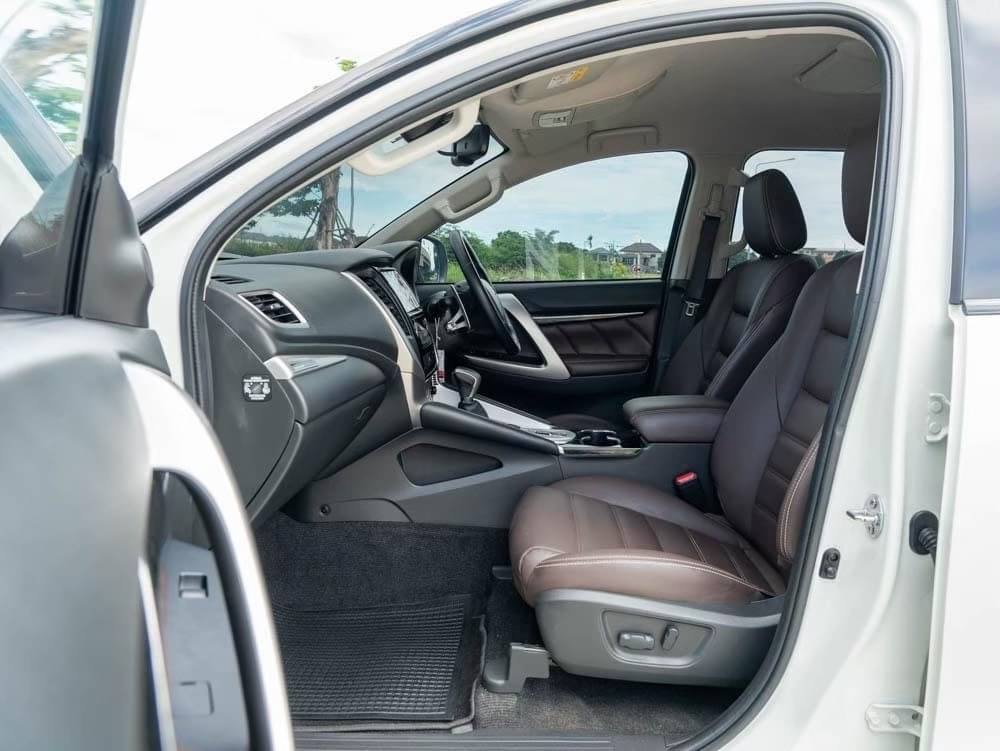 2019 Mitsubishi Pajero สีขาว (รูปที่ 7)