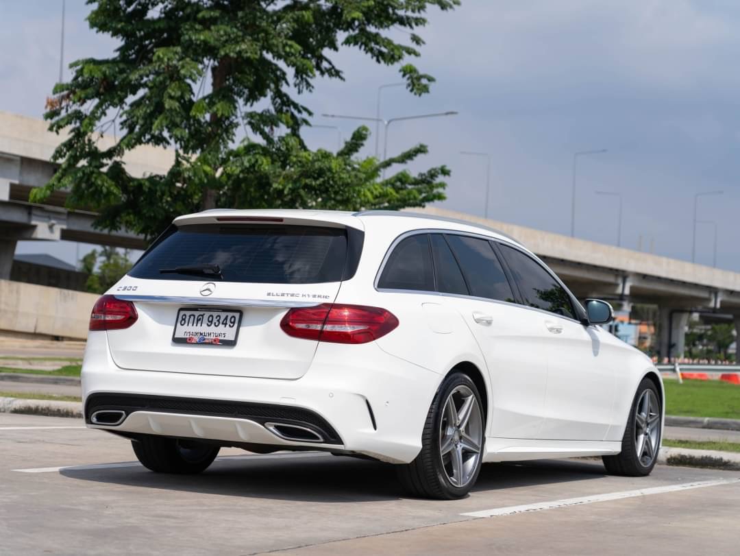 2015 Mercedes-Benz C-Class W205 C300 สีขาว (รูปที่ 6)
