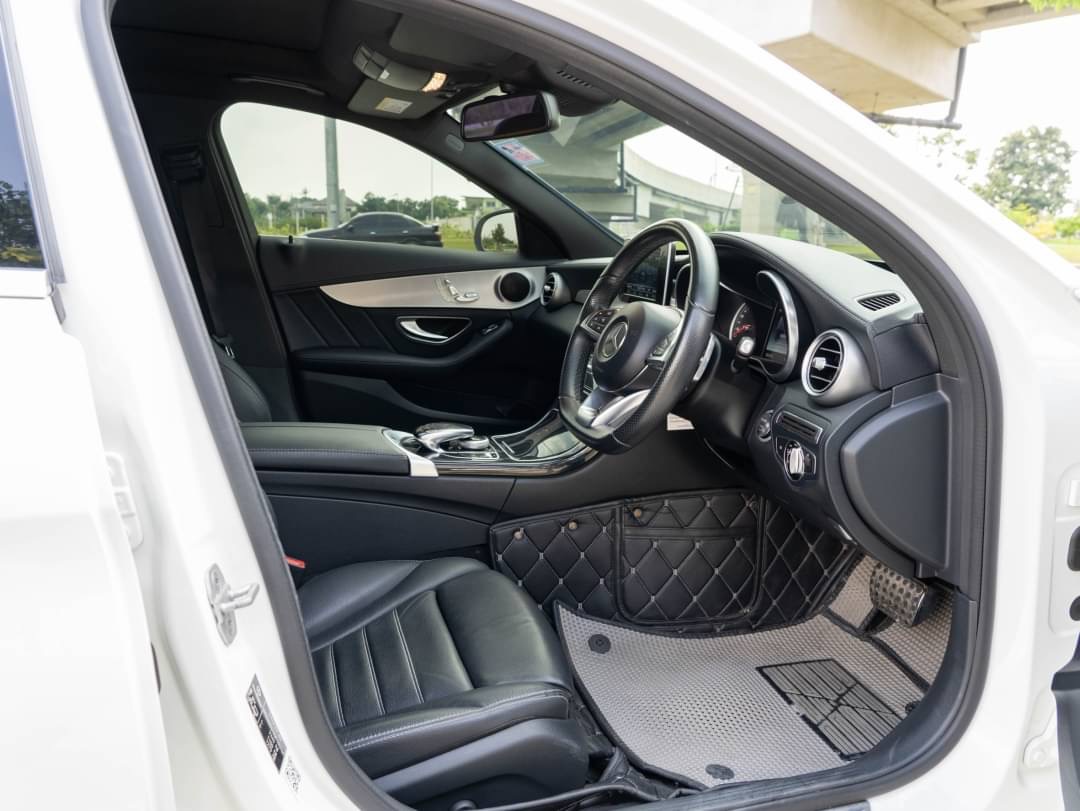2015 Mercedes-Benz C-Class W205 C300 สีขาว (รูปที่ 10)