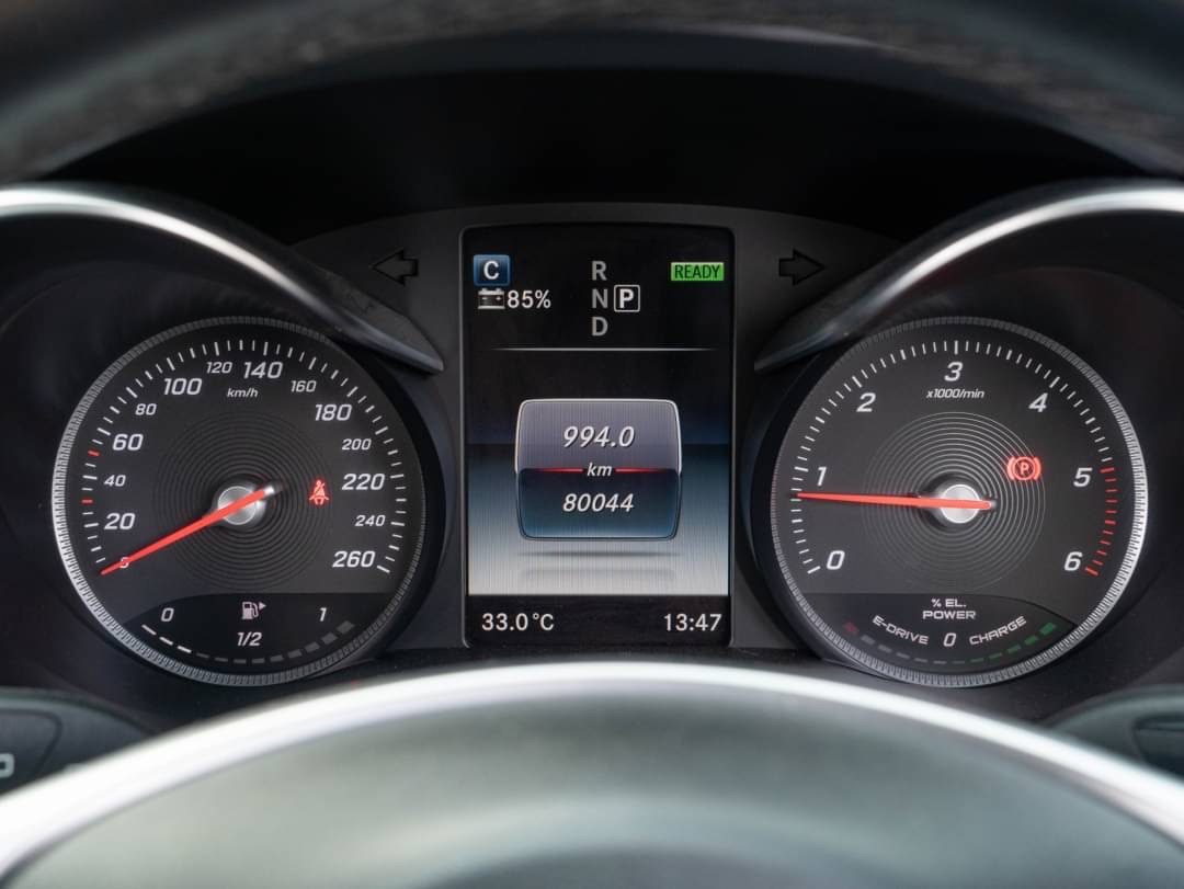 2015 Mercedes-Benz C-Class W205 C300 สีขาว (รูปที่ 18)