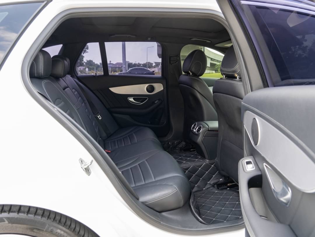 2015 Mercedes-Benz C-Class W205 C300 สีขาว (รูปที่ 16)