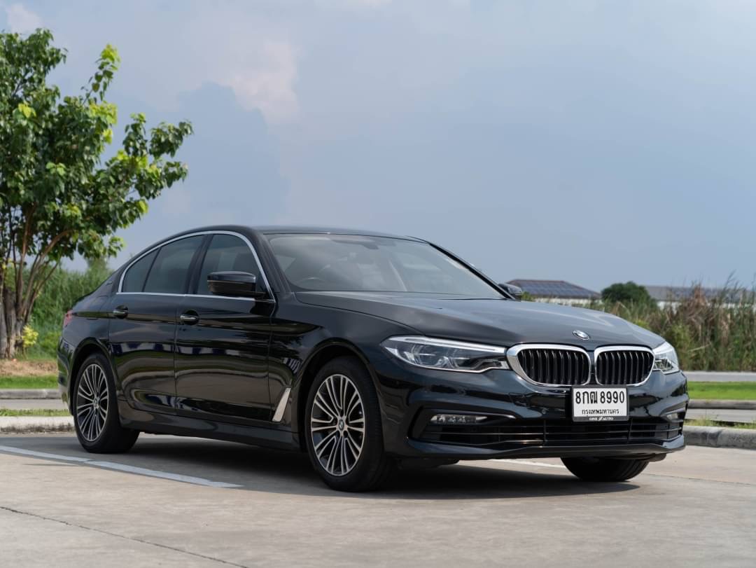 2019 BMW 530e Highline G30 สีดำ (รูปที่ 2)