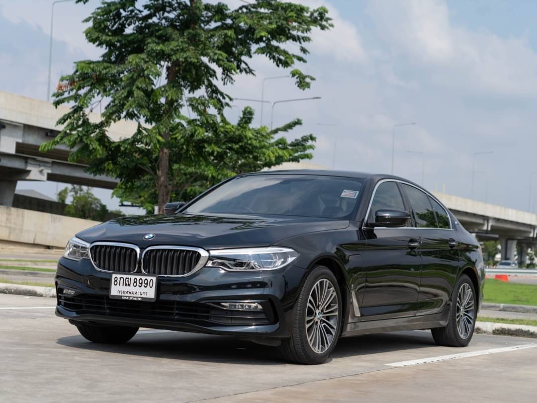 2019 BMW 530e Highline G30 สีดำ