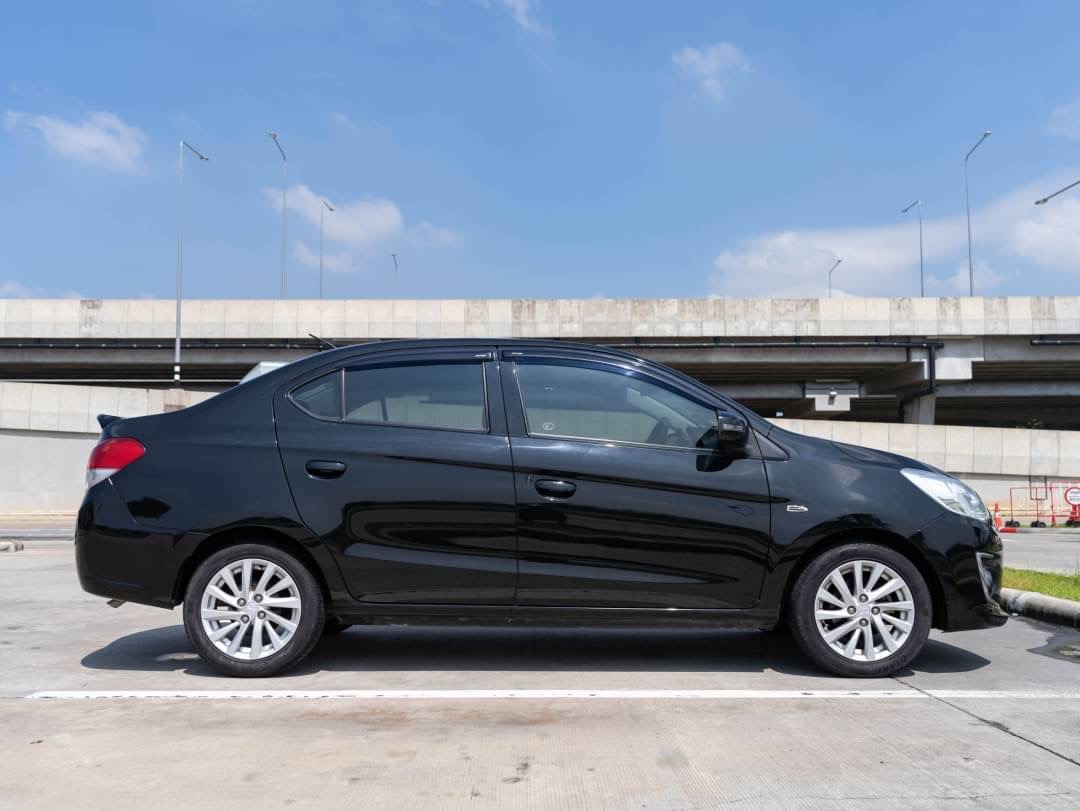 2014 Mitsubishi Attrage สีดำ (รูปที่ 7)
