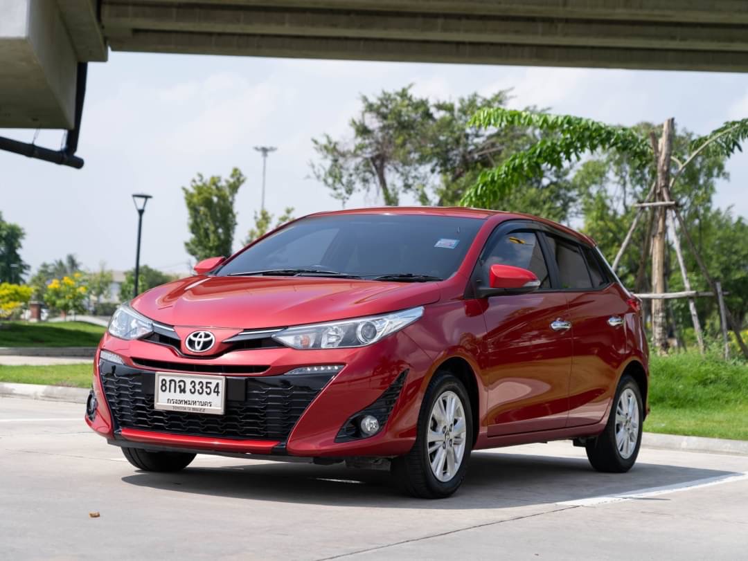 2019 Toyota Yaris สีแดง