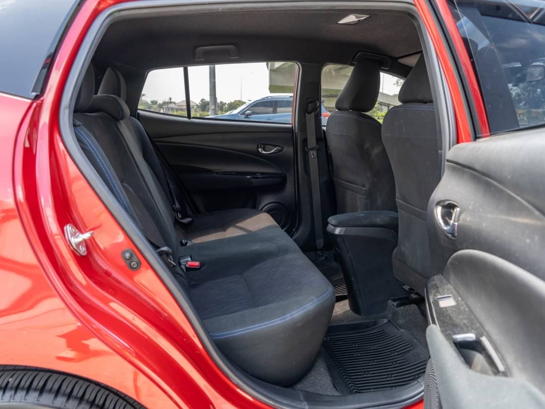 2019 Toyota Yaris สีแดง (รูปที่ 14)