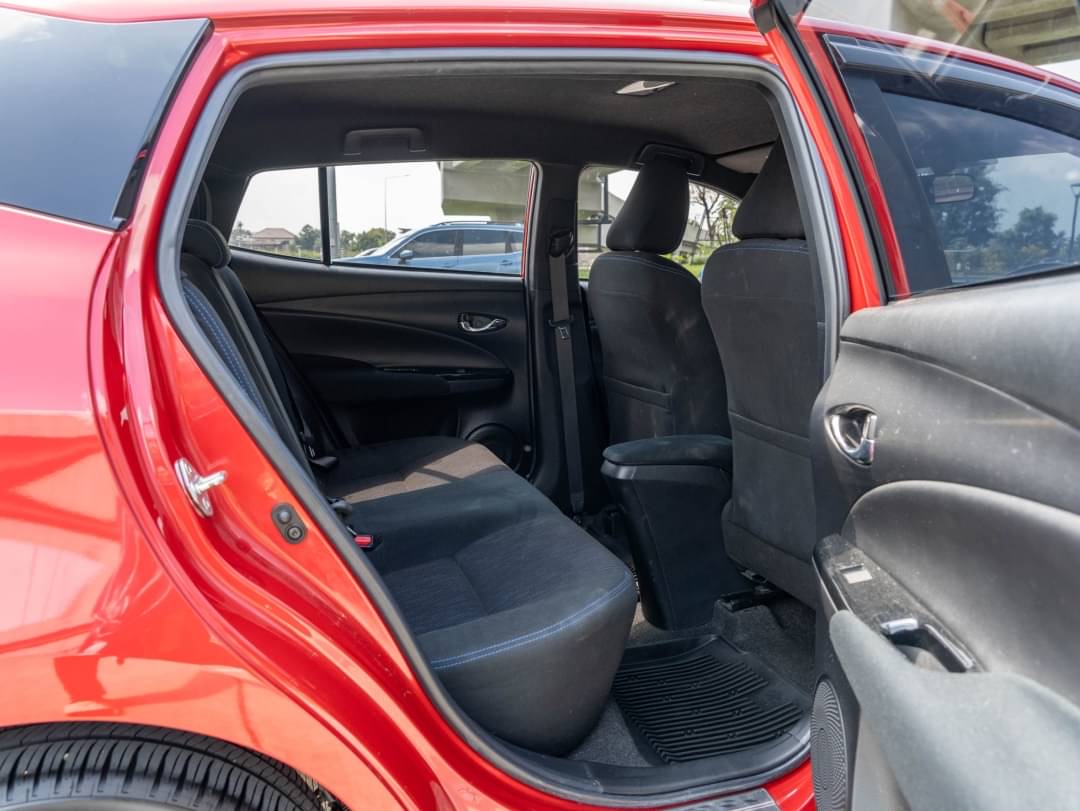 2019 Toyota Yaris สีแดง (รูปที่ 12)