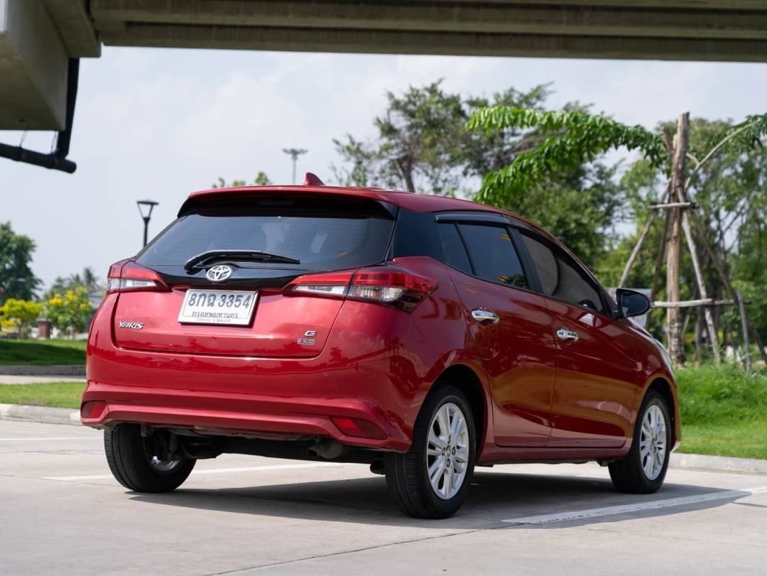 2019 Toyota Yaris สีแดง (รูปที่ 4)