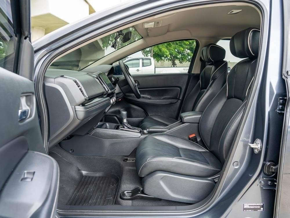2021 Honda City Hatchback สีดำ (รูปที่ 13)