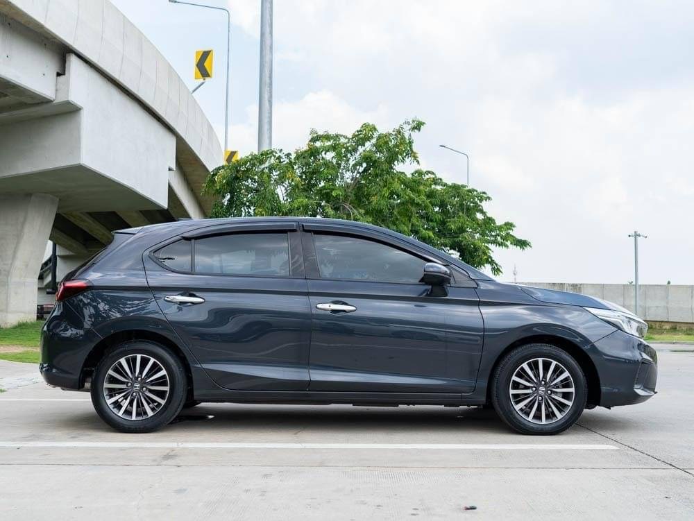 2021 Honda City Hatchback สีดำ (รูปที่ 6)