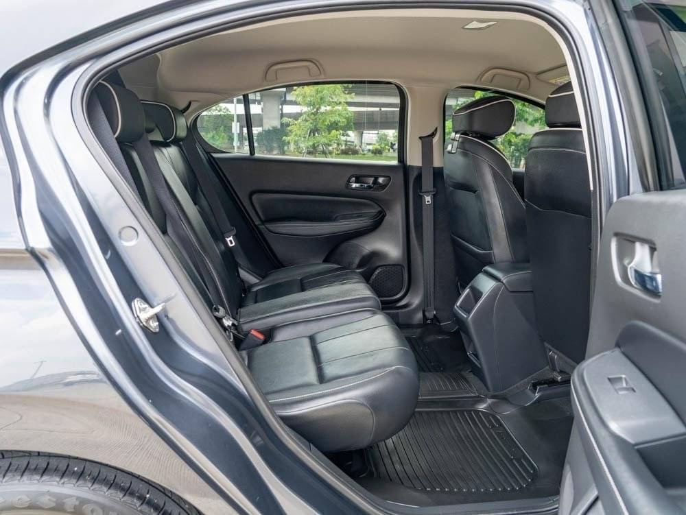 2021 Honda City Hatchback สีดำ (รูปที่ 9)