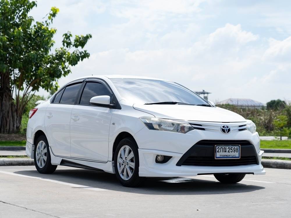 2013 Toyota Vios สีขาว (รูปที่ 4)