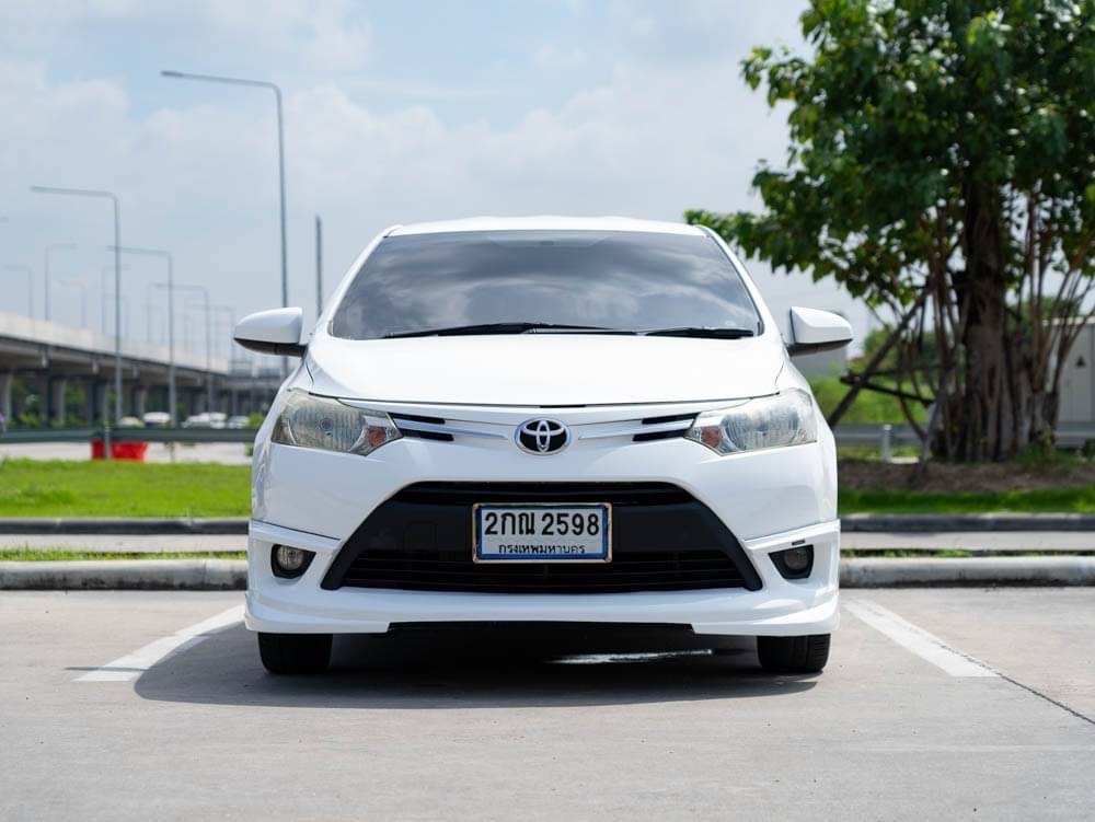 2013 Toyota Vios สีขาว (รูปที่ 2)