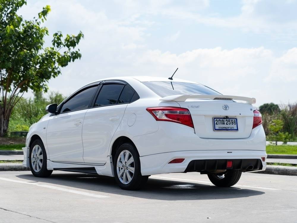 2013 Toyota Vios สีขาว