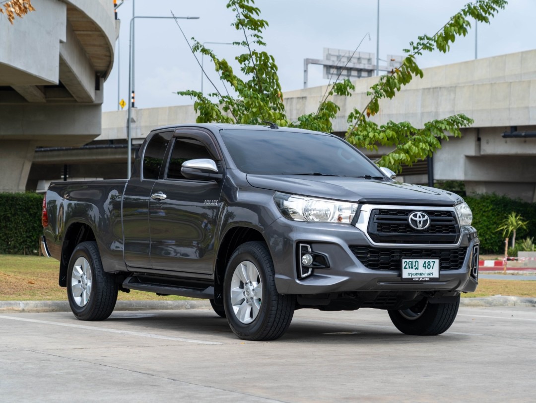 2018 Toyota Hilux Revo Smart cab สีเทา