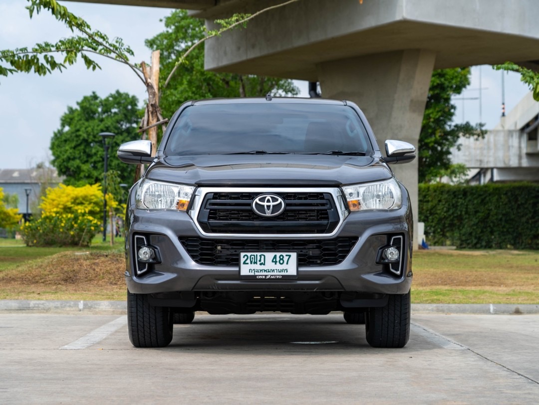 2018 Toyota Hilux Revo Smart cab สีเทา (รูปที่ 2)