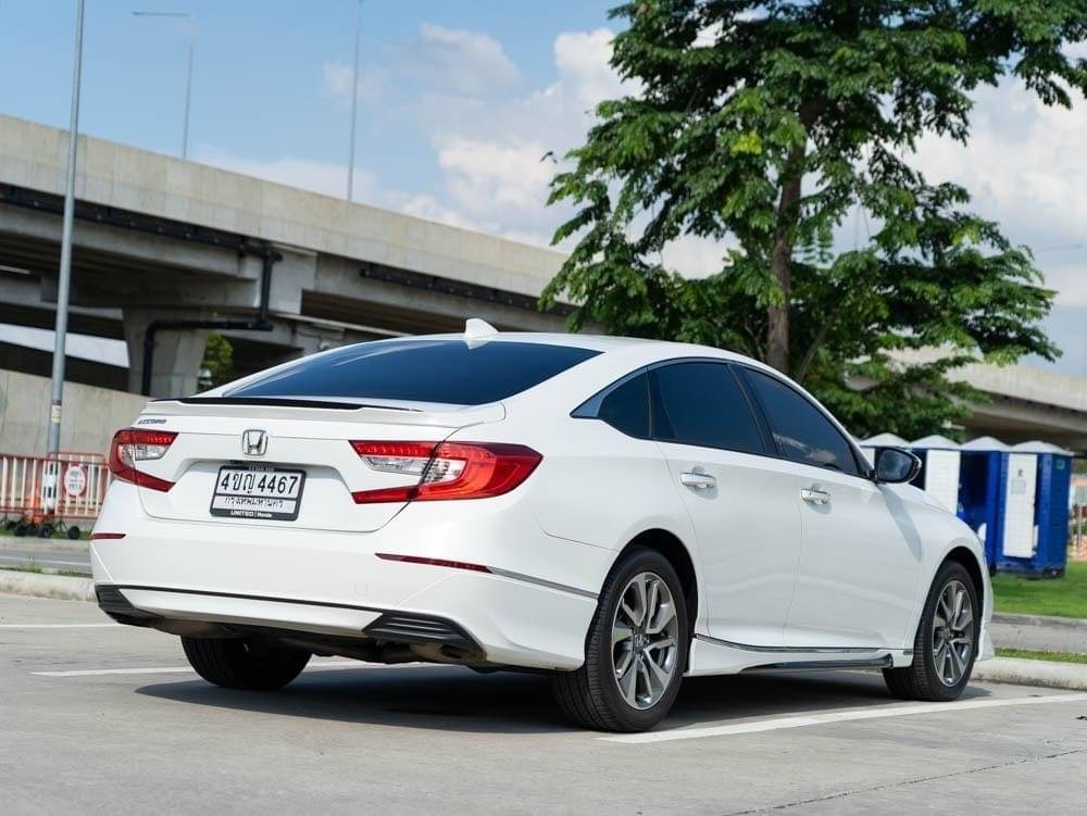 2019 Honda Accord สีขาว