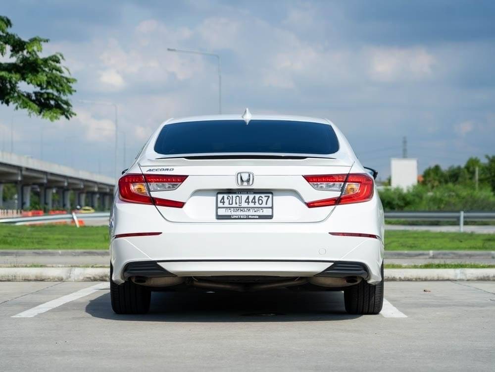 2019 Honda Accord สีขาว