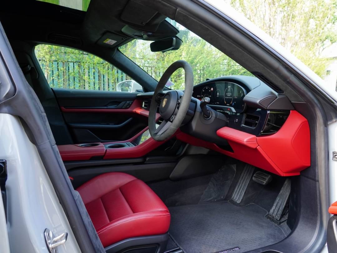 2022 Porsche Taycan 4S สีเทา (รูปที่ 8)
