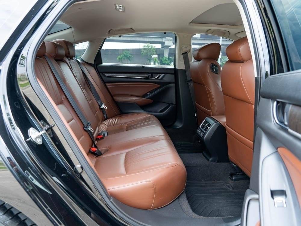 2020 Honda Accord สีดำ (รูปที่ 12)