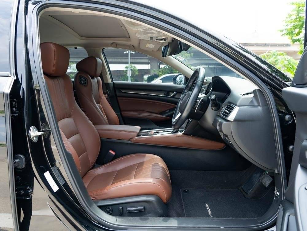 2020 Honda Accord สีดำ (รูปที่ 10)
