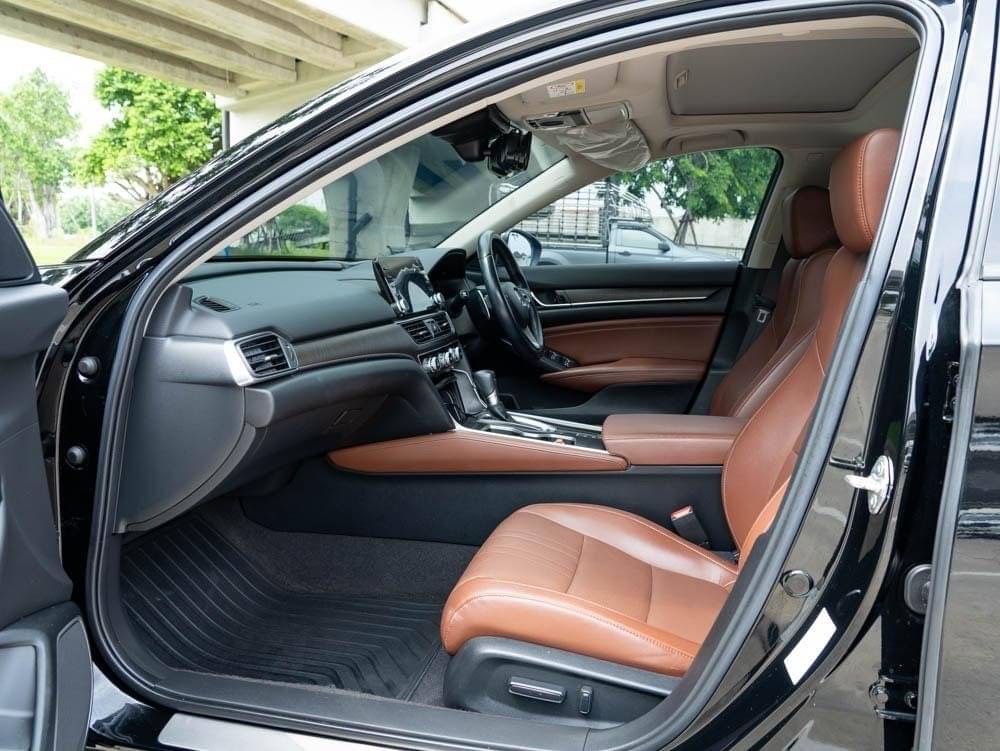 2020 Honda Accord สีดำ (รูปที่ 8)