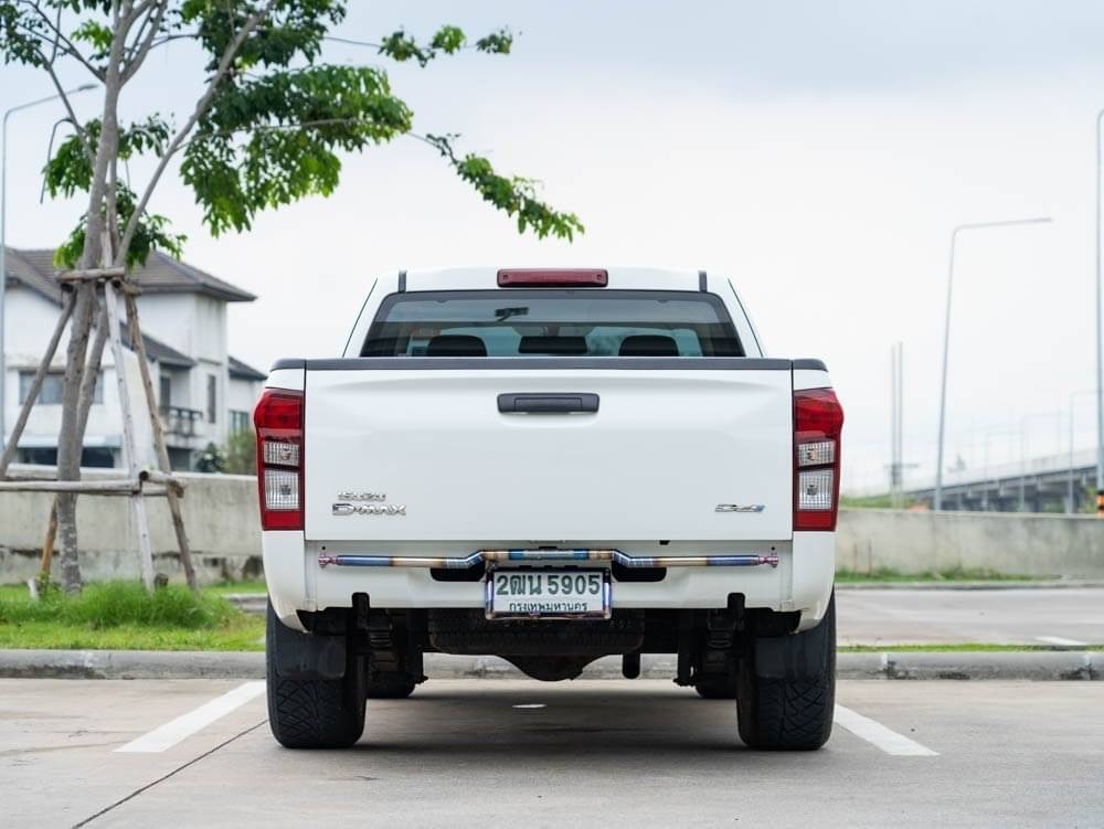 2018 Isuzu D-Max Space Cab สีขาว