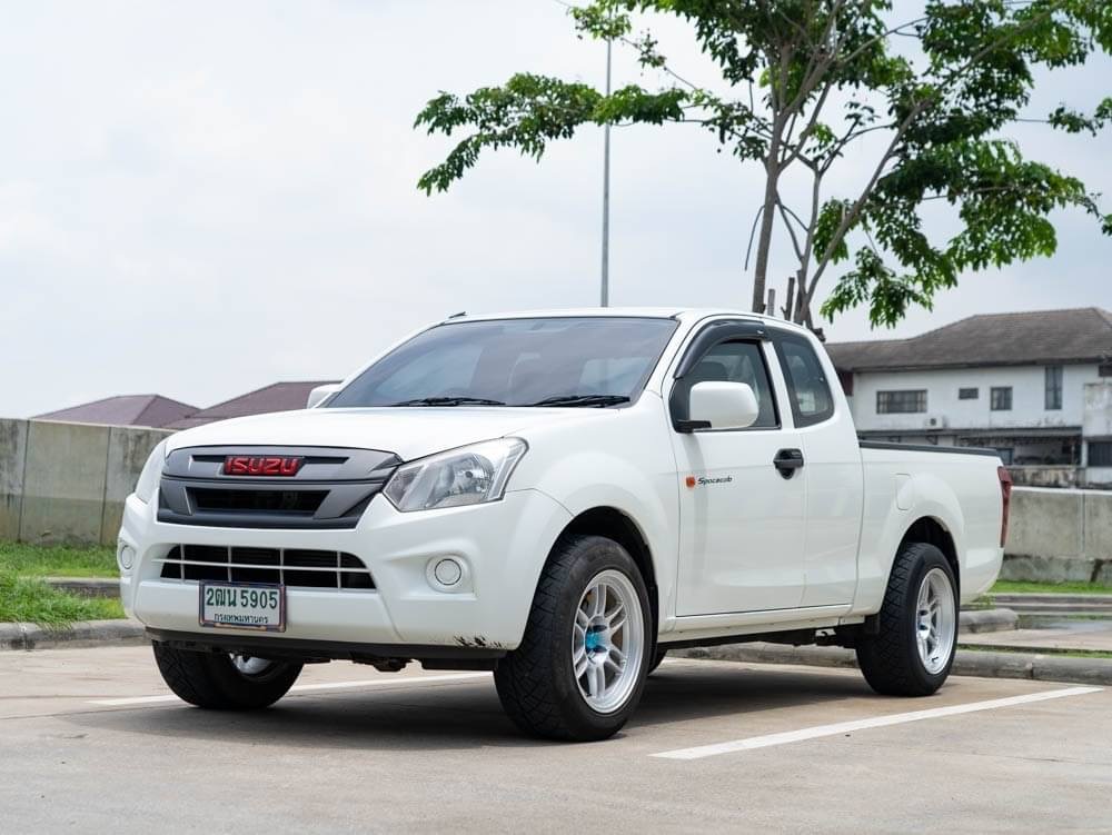 2018 Isuzu D-Max Space Cab สีขาว (รูปที่ 2)