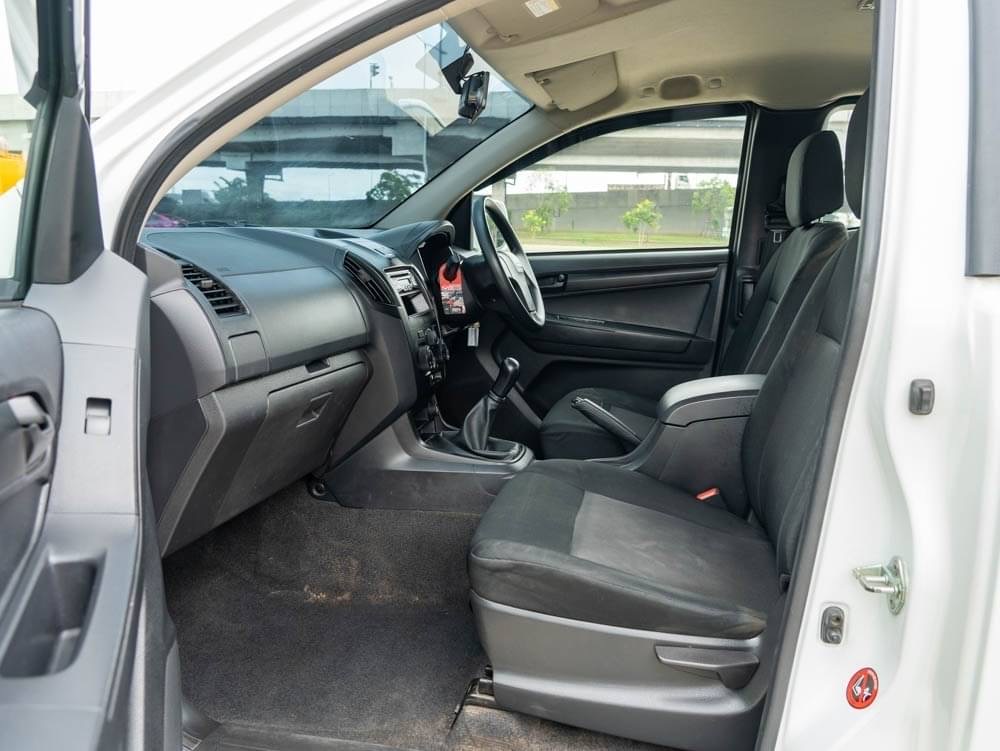 2018 Isuzu D-Max Space Cab สีขาว (รูปที่ 13)