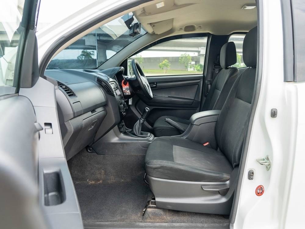 2018 Isuzu D-Max Space Cab สีขาว (รูปที่ 7)