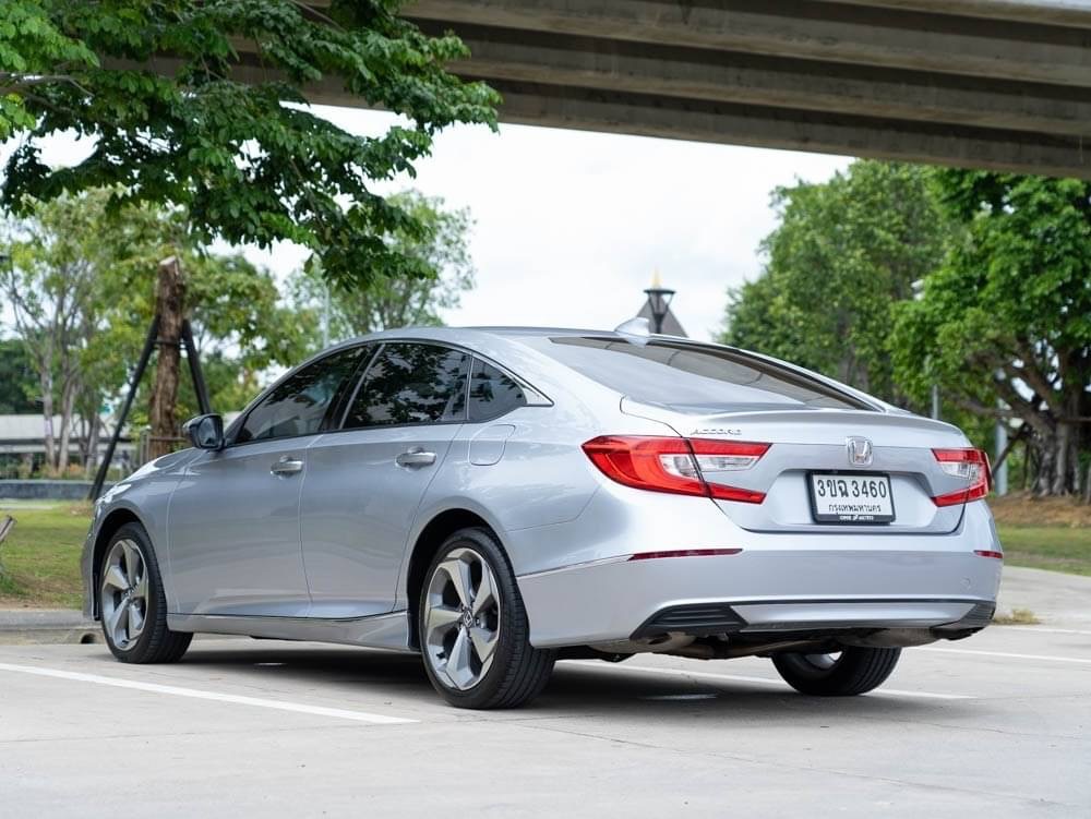 2019 Honda Accord สีเงิน (รูปที่ 5)