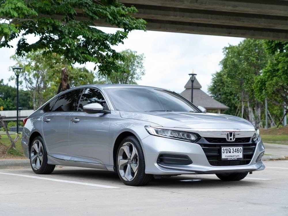 2019 Honda Accord สีเงิน (รูปที่ 3)