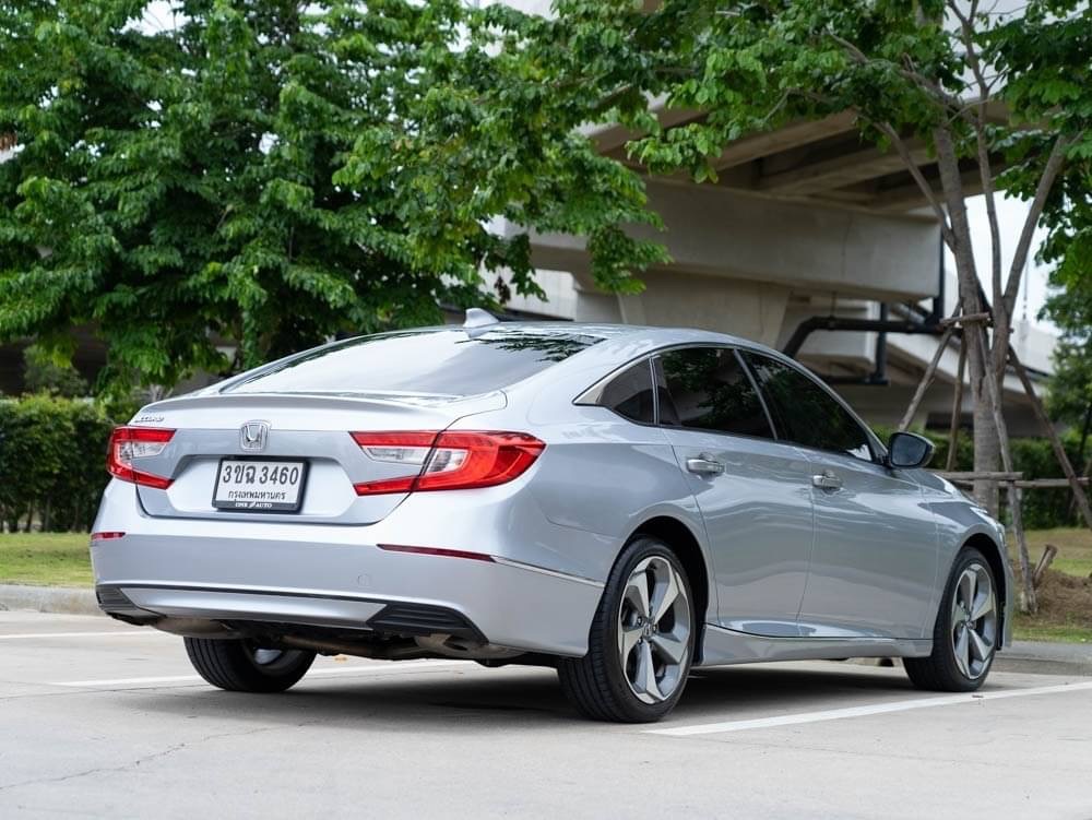 2019 Honda Accord สีเงิน (รูปที่ 4)