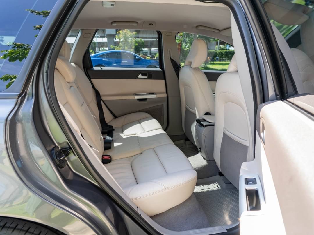2013 Volvo V50 สีเทา (รูปที่ 13)