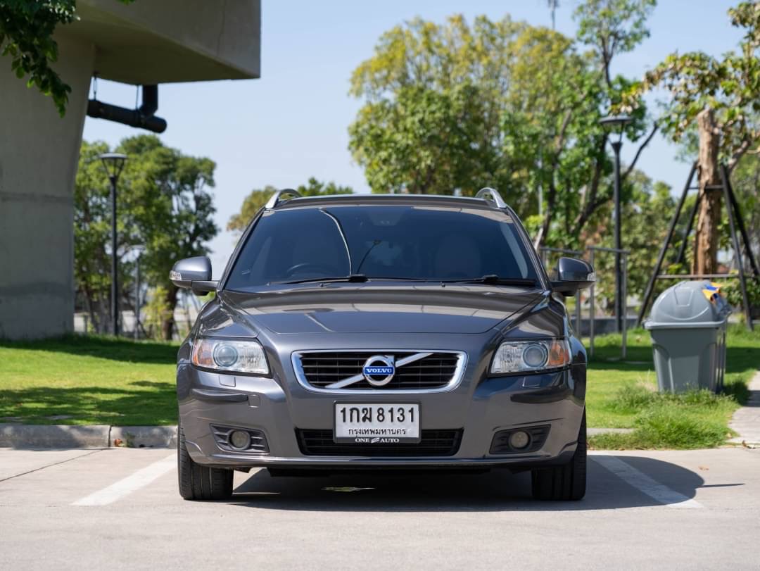 2013 Volvo V50 สีเทา (รูปที่ 3)
