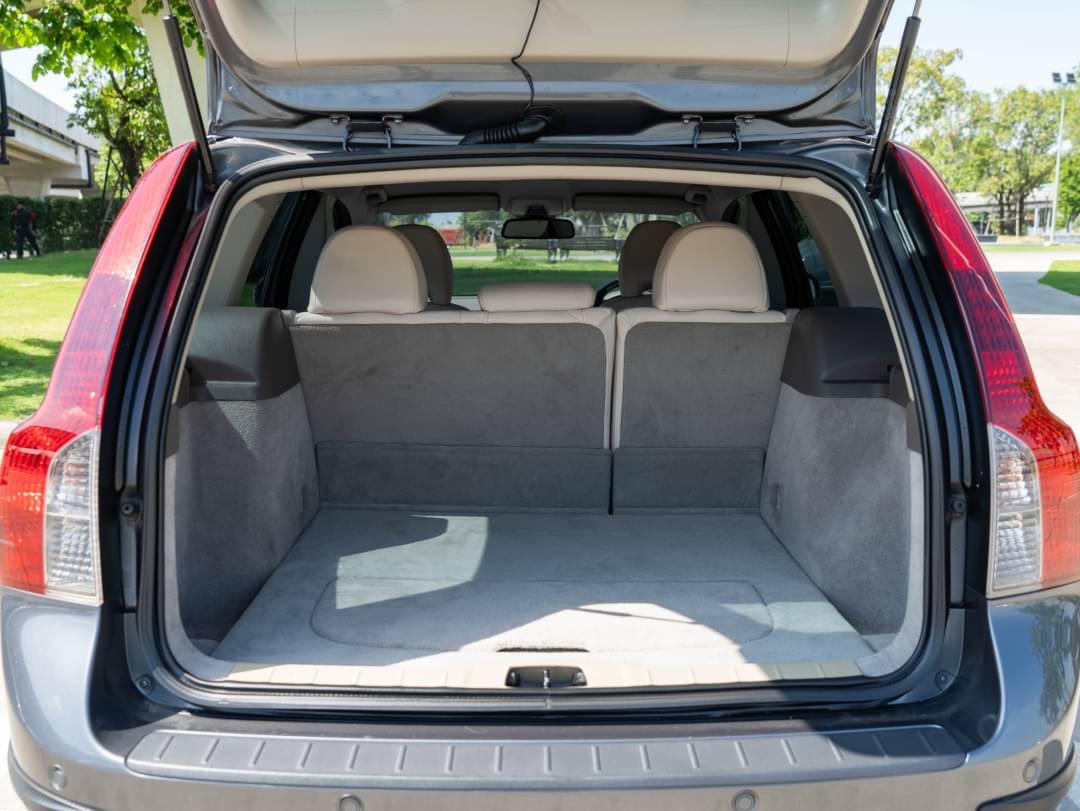2013 Volvo V50 สีเทา (รูปที่ 12)