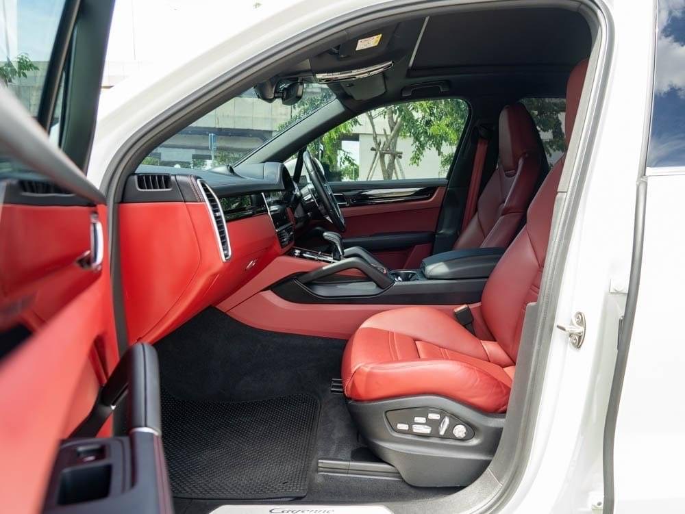 2021 Porsche Cayenne E-Hybrid สีขาว (รูปที่ 9)