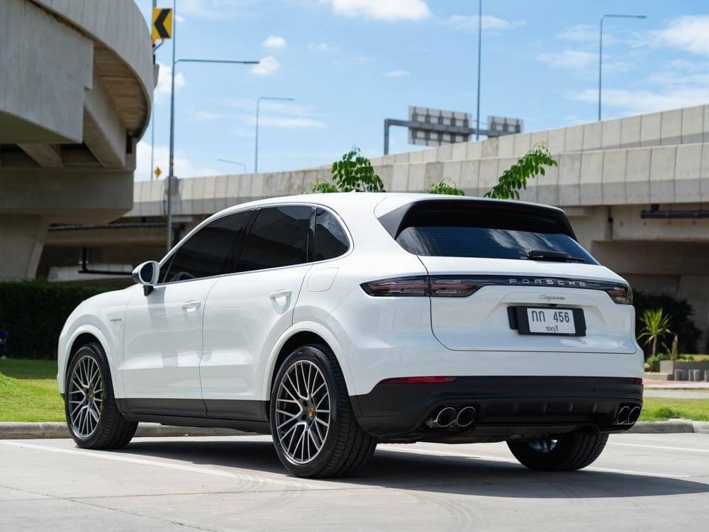 2021 Porsche Cayenne E-Hybrid สีขาว (รูปที่ 6)