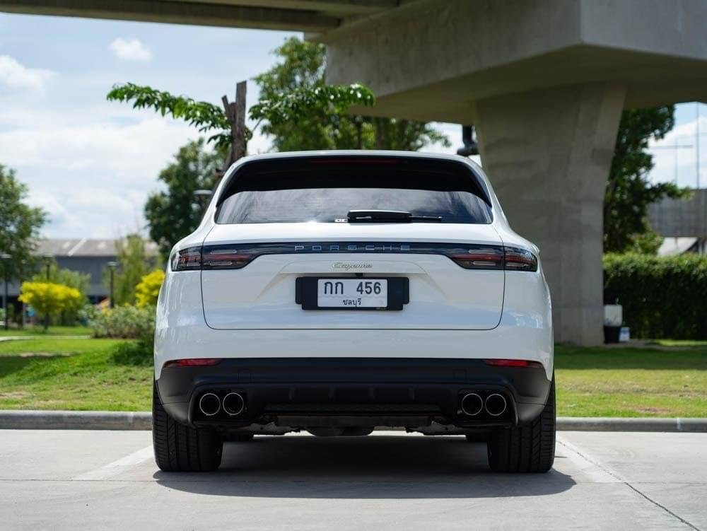 2021 Porsche Cayenne E-Hybrid สีขาว (รูปที่ 7)