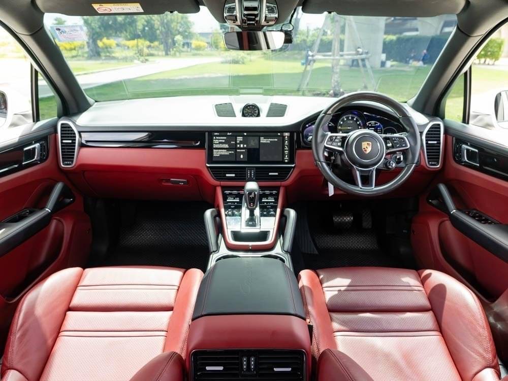 2021 Porsche Cayenne E-Hybrid สีขาว (รูปที่ 12)