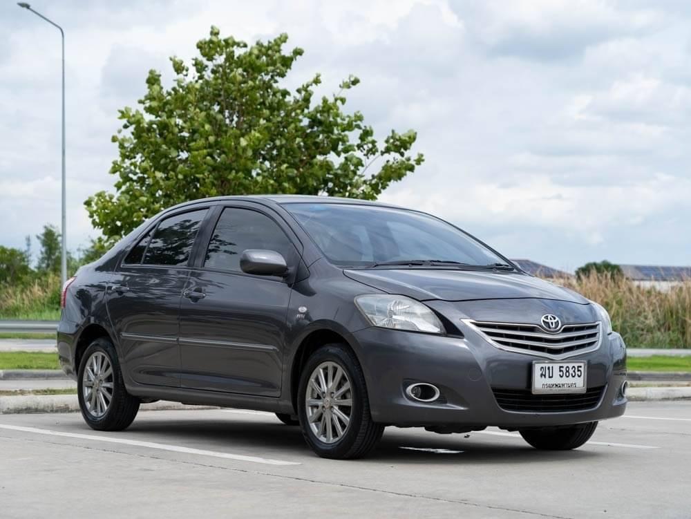2013 Toyota Vios สีเทา (รูปที่ 4)